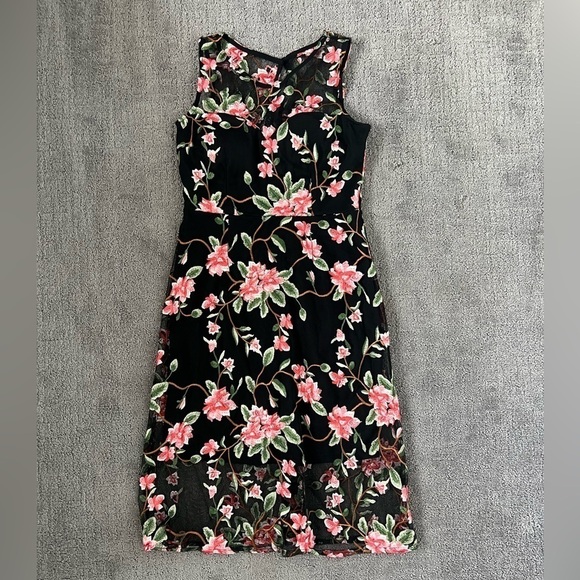 Lulu’s Floral Embroidered Sleeveless Dress - Picture 1 of 6